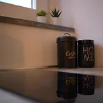 Elecla * تْشيفالو